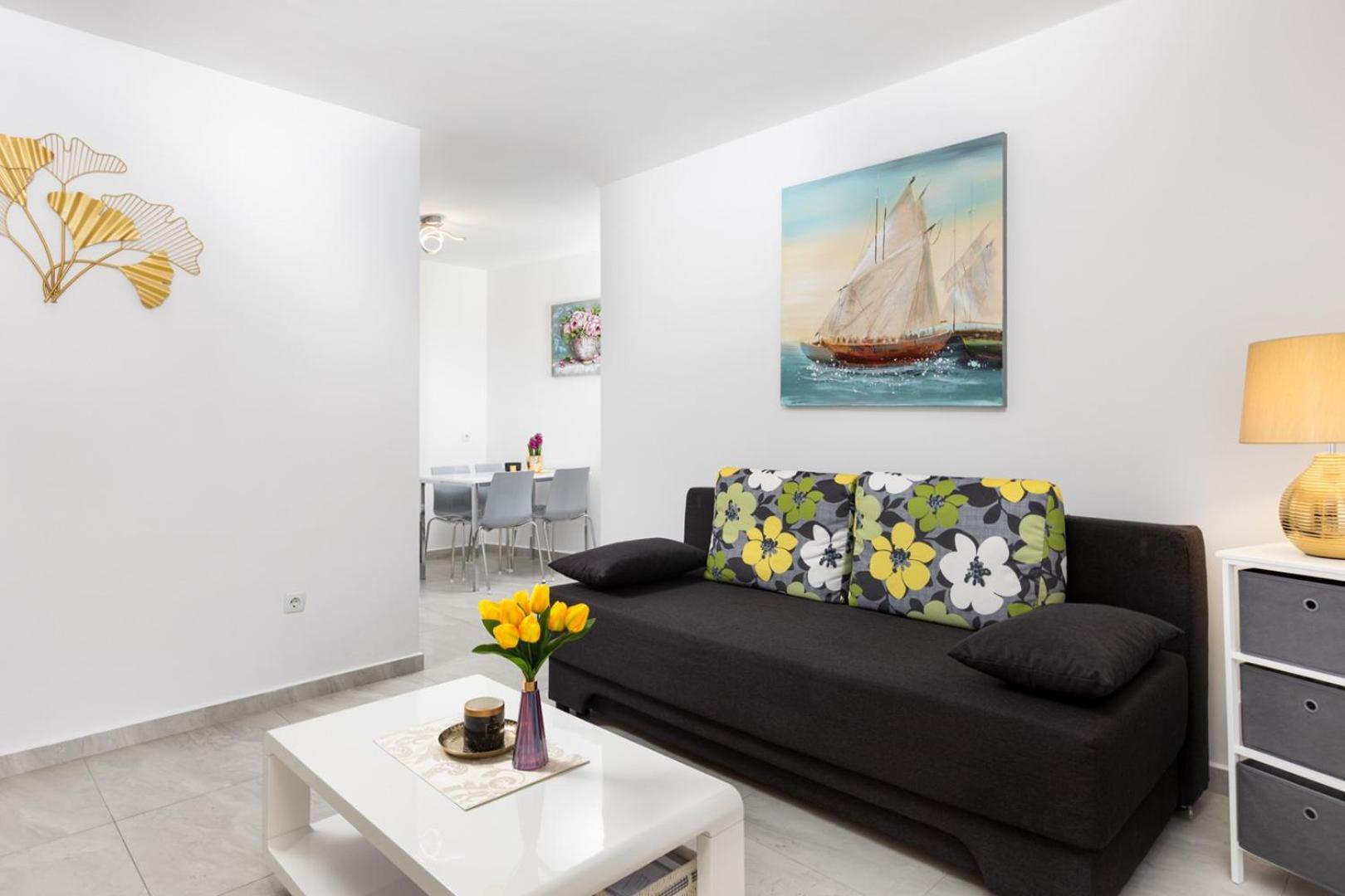 Apartments Tea Малинска Экстерьер фото