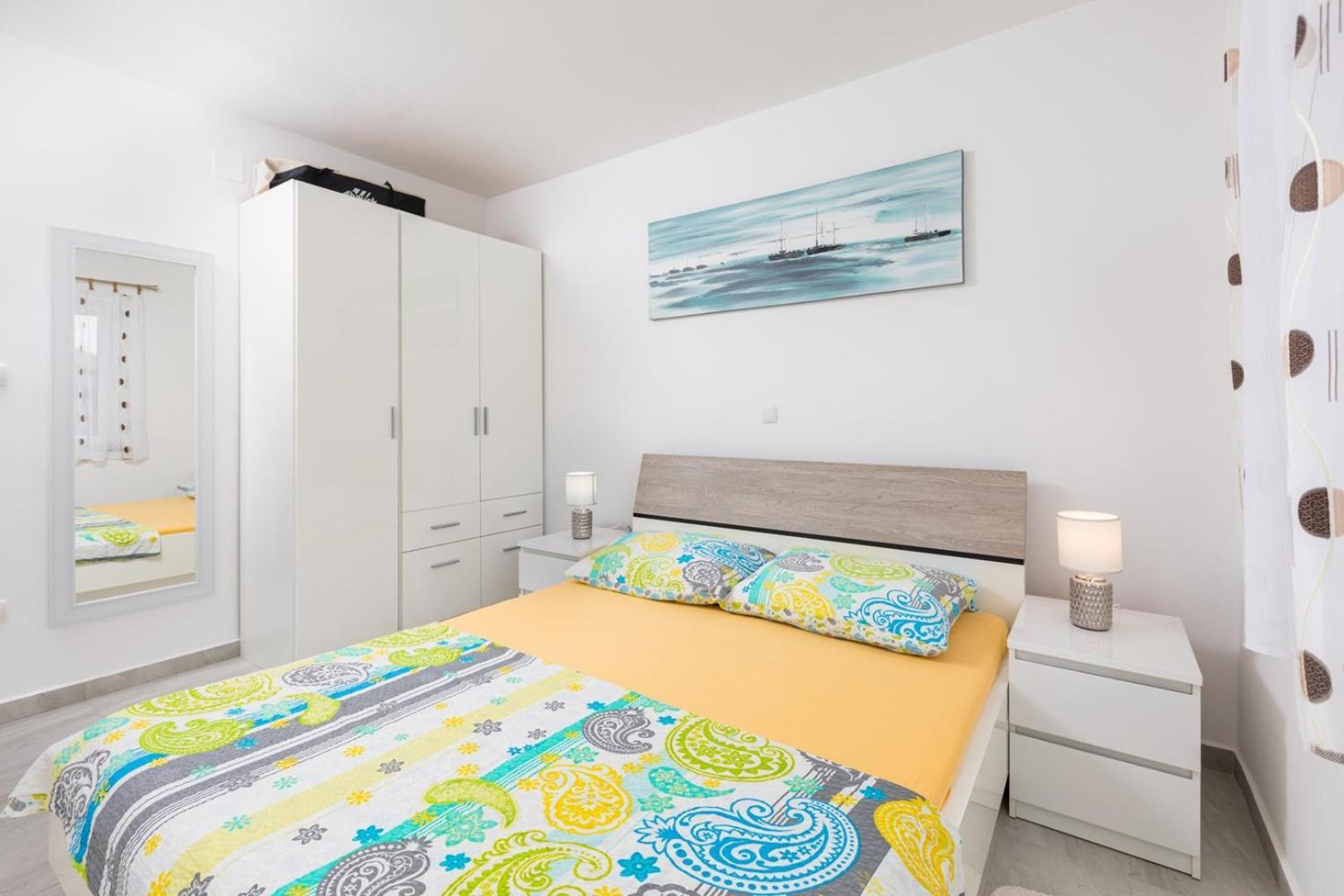 Apartments Tea Малинска Экстерьер фото