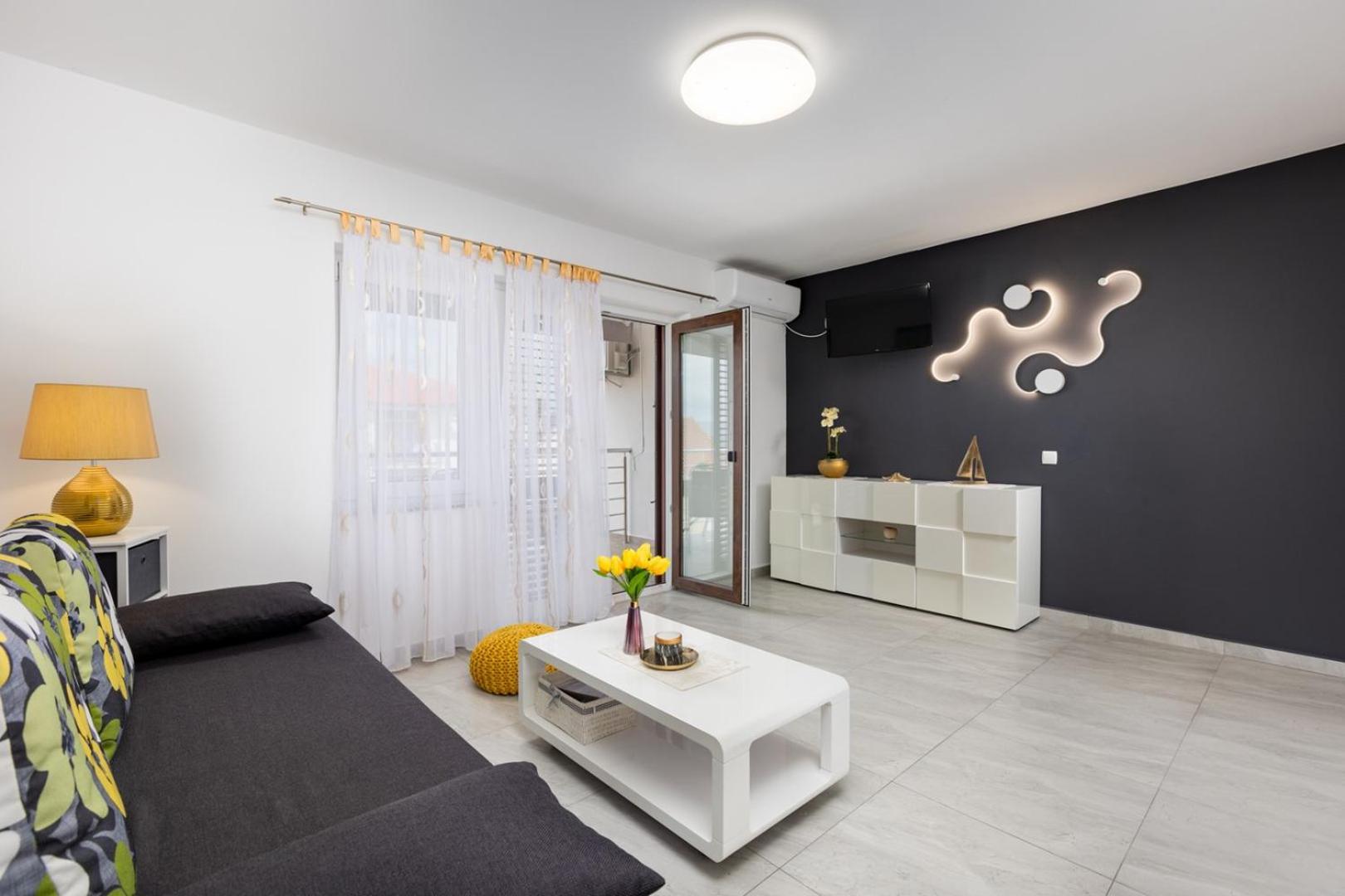Apartments Tea Малинска Экстерьер фото